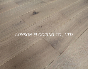 Light Color Oak Engineered Wood Flooring, Character Grade, Color Norcia